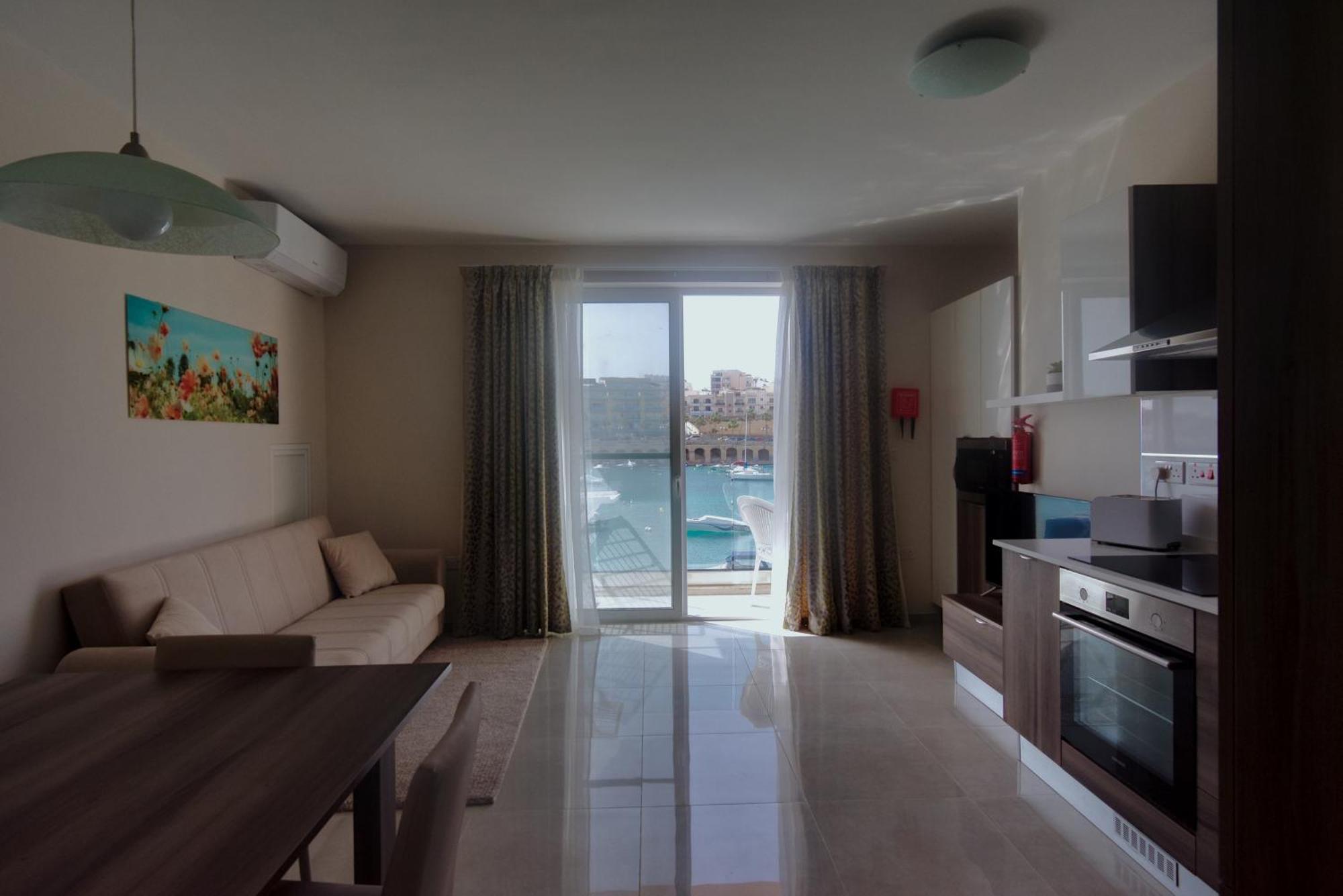 Marbella Holiday Apartments - Seafront - Wifi Marsaskala Room photo